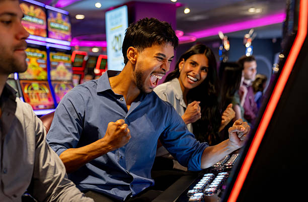 Roulette wheel spinning at garuda hoki live table